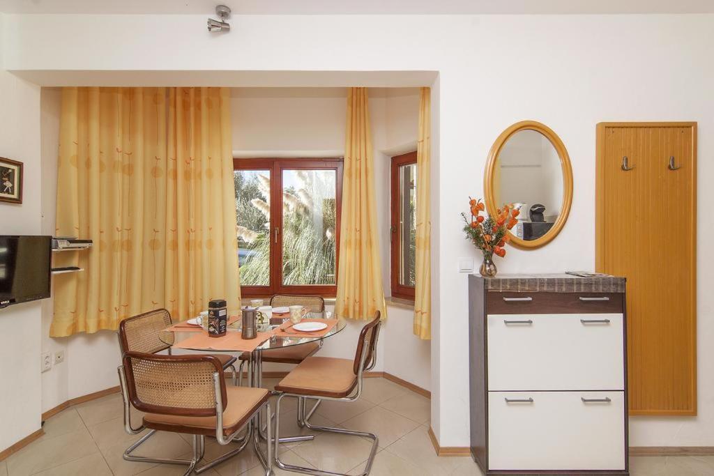 Apartments Caterina Pula Exterior photo